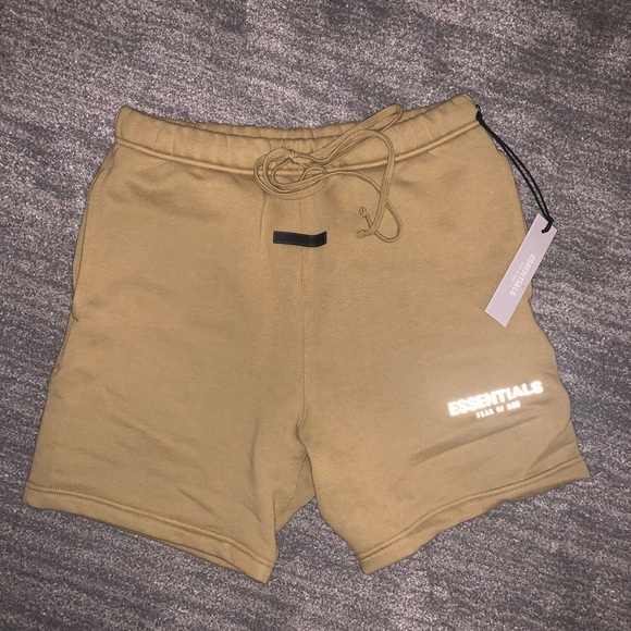 NEW!!! Essentials Fear of God shorts - Picture 3 of 8